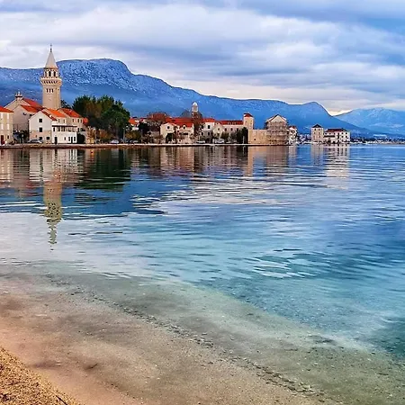 True Blue Apartamento Kaštela